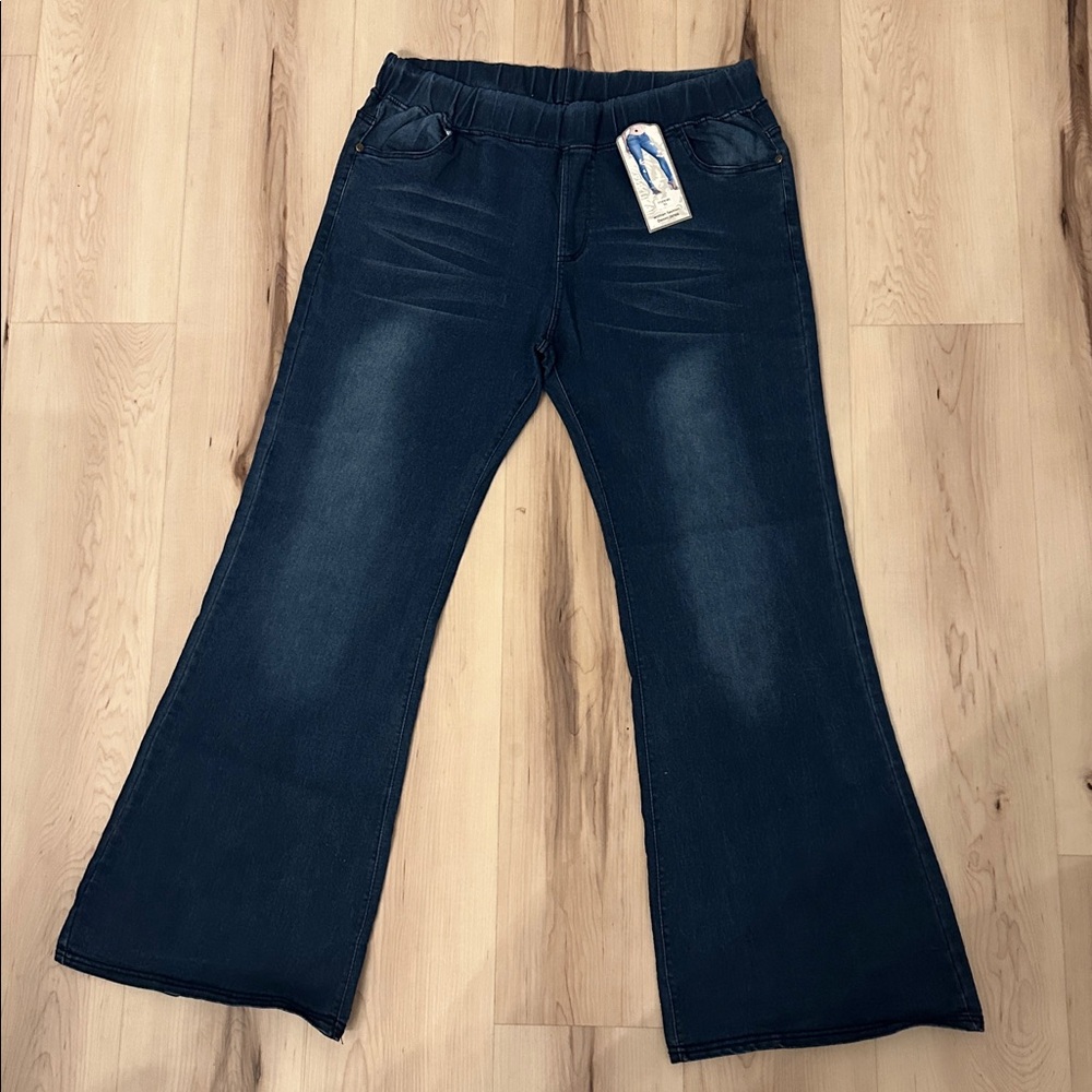 Stretch denim flare legs - Picture 2 of 6